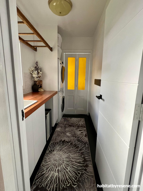 Laundry with neutral walls in Resene Alabaster