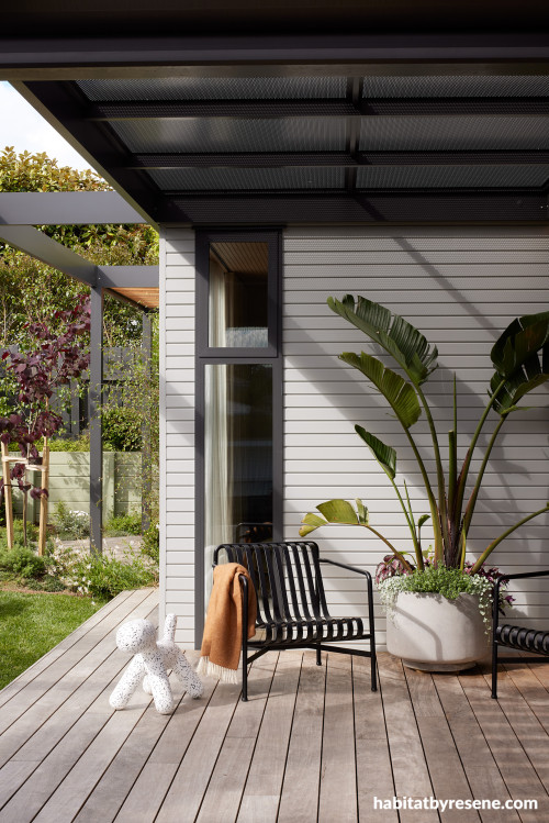 Exterior weatherboards in Kensington Grey